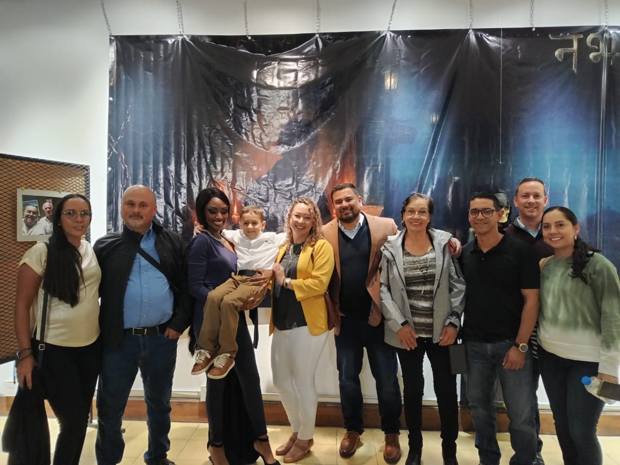 Encuentro con asistentes durante una actividad pública